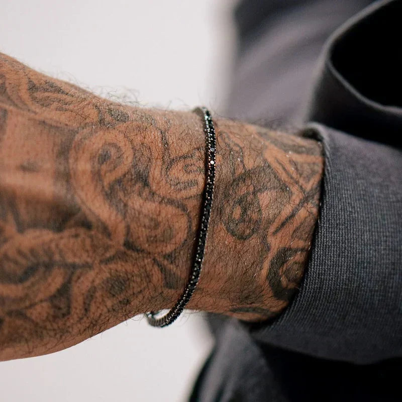 SCHWARZES ARMBAND